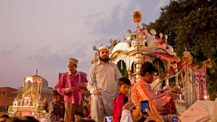 এ কোন মহরম উৎসব করছে বর্তমান সমাজ