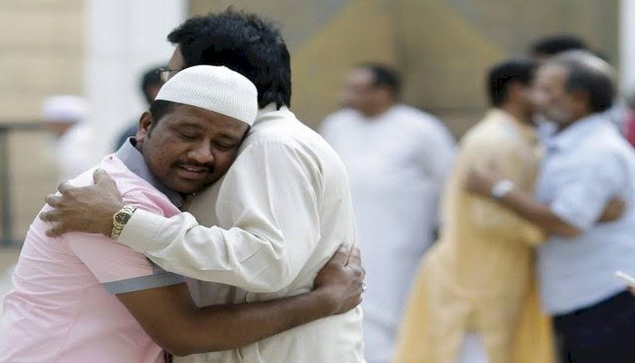 বন্ধুত্ব ধর্মের গন্ডি পেরিয়ে....